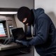 Waspada Pembobolan Kartu Debit, Ini Cara Menghindari Skimming ATM