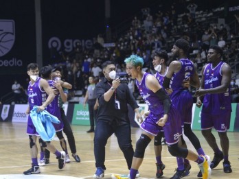 Tangis Haru Pecah Usai Amartha Hangtuah Pastikan Tempat di Play-off IBL 2022