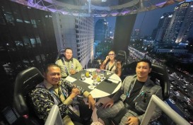 Mewah! Tommy Soeharto dan Putranya Makan Malam di Lounge in The Sky