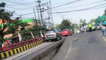 Jembatan Poros Nasional di Lamongan Ambles, Begini Penanganannya