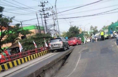 Jembatan Poros Nasional di Lamongan Ambles, Begini Penanganannya