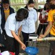 Food Station dan Rajawali Nusindo Guyur 5.000 Liter Minyak Goreng Curah