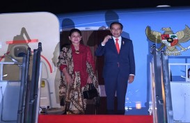 Ibu Iriana Ajak Istri PM PNG Keliling Kebun Raya Bogor dan Beri Selendang Sutra