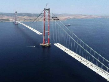 Fakta Menarik Jembatan Canakalle Turki yang Menghubungkan Asia-Eropa dalam 6 Menit