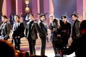 BTS Tampil Ala James Bond di Grammy Awards 2022, Army Histeris!