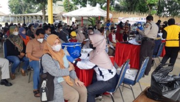 Jadi Syarat Mudik, Warga Purwakarta Mulai Serbu Sentra Vaksinasi Booster
