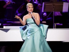 Lady Gaga Tampilkan Tribut untuk Tony Bennett di Panggung Grammy Awards 2022