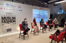 Road to JMFW 2022: Dukung Indonesia jadi Pusat Fesyen Busana Muslim, APR Gelar Webinar dan Teken MoU dengan 7 Institusi Pendidikan