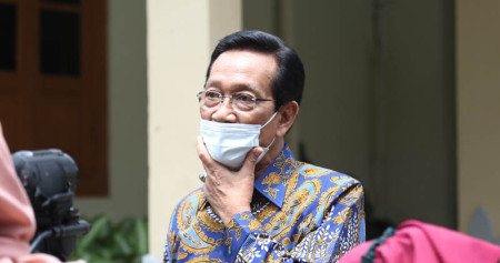 Gubernur DIY, Sri Sultan Hamengku Buwono X, saat ditemui wartawan di Kantor Gubernur DIY, Jumat (9/10/2020). - Ist/ Dok Humas Pemda DIY.