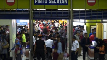 Demo Mahasiswa 11 April, 7 KA Jarak Jauh Berangkat dari Stasiun Jatinegara