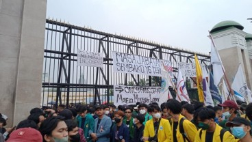 DEMO BEM SI 11 April 2022: Mahasiswa Ancam Masuk ke Gedung DPR