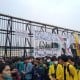 DEMO BEM SI 11 April 2022: Mahasiswa Ancam Masuk ke Gedung DPR