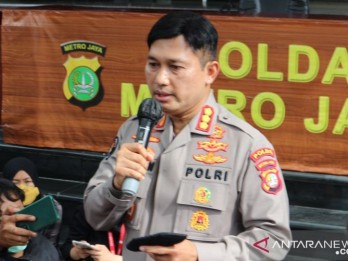 Rusuh! Massa Tak Dikenal Bakar Pos Polisi di Pejompongan Jakarta Pusat Malam Ini