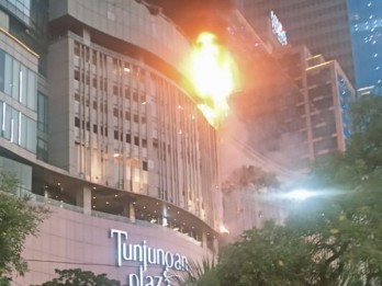 Polri Terjunkan Inafis Selidiki Penyebab Kebakaran Tunjungan Plaza