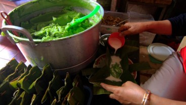 Kue Bongko, Makanan yang Cuma Dijual pada Momen Ramadan