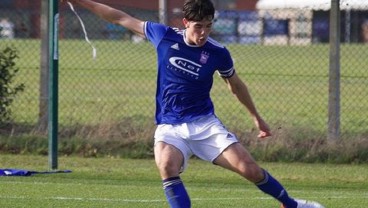 Elkan Baggott Ukir Sejarah di Liga Inggris, Ipswich Town Kalah Tipis