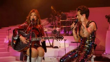 Harry Styles Duet Bareng Shania Twain di Panggung Coachella 2022