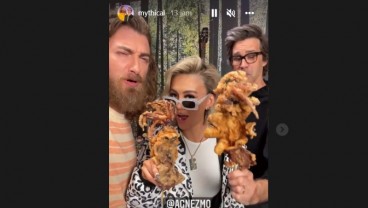 Agnez Mo Kenalkan Ceker Ayam, Martabak dan Pempek. Ini Reaksi YouTuber Amerika 