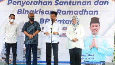 Berbagi Kebahagiaan, Kepala BP Batam Serahkan 1.500 Paket Bingkisan Ramadhan 1443 H