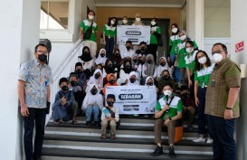 Berbagi Kebahagiaan di Bulan Ramadan, Relawan Pekerja Pertamina Patra Niaga Regional Jawa Bagian Tengah Ajak Anak Yatim Berburu Baju Lebaran