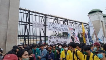 Demo Mahasiswa BEM UI-AMI, Pukul 09.00 WIB Arus Lalu Lintas di Sekitar DPR Ditutup