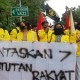Demo 21 April, Mahasiswa Memasuki Kawasan Monas Teriak Jokowi Offside