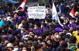 Viral Video Aparat Bubarkan Aksi Unjuk Rasa Mahasiswa di Sumenep: Bukannya Melarang tapi Ga Boleh