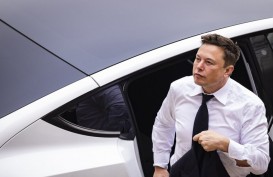 Elon Musk Konfrontasi Bill Gates soal Short Selling Saham Tesla