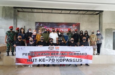 Danjen Kopassus bersama Cartenz Tactical Bagikan Ribuan Sembako