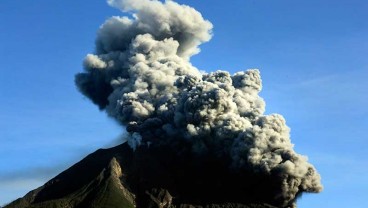 Erupsi Gunung Api Ibu di Halmahera Barat, Radius Aman 2 Km