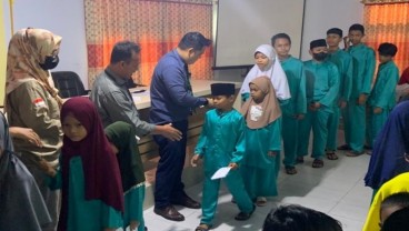 Momen Ramadan, Labersa dan Hutahaean Group Serahkan Santunan Bagi Anak Yatim