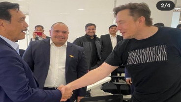 Jas Rapi Luhut Cs vs Kaos Oblong Elon Musk di Pertemuan Kantor Tesla