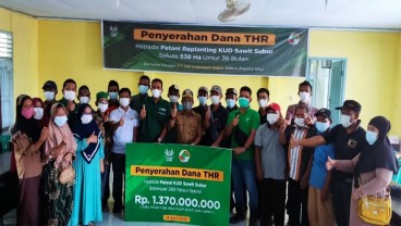 Sukses Lakukan Replanting Bersama Asian Agri, KUD Sawit Subur Dapat THR