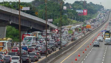 Cegah Kemacetan, Polisi Minta Pemudik Tak Berhenti di Bahu Jalan