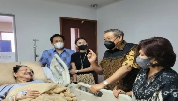 Setelah Jenderal Dudung, SBY Jenguk Hendropriyono di RSPAD