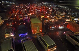 Macet Parah! Pemudik Antre 10-11 Jam Menuju Pelabuhan Merak