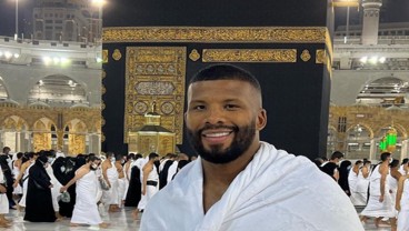 Petinju Dunia Badou Jack Bagikan Momen Umrah di Bulan Ramadan