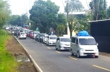 H-1 Lebaran, Kendaraan Mengular dari Nagreg hingga Malangbong