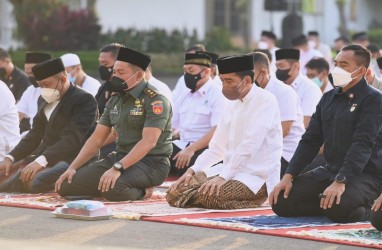 Bareng Iriana, Presiden Jokowi Salat Idulfitri di Yogyakarta