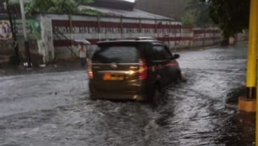 Jakarta Banjir, Underpass KAI Soekarno-Hatta Ditutup dan Lalu Lintas di Exit Tol Meruya Dialihkan