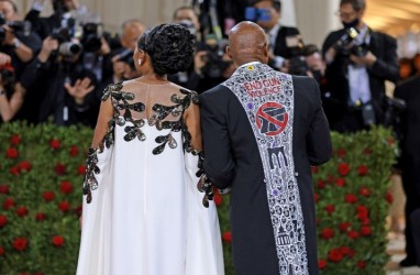Wali Kota NYC Tampil Stylish Bernuansa Politis di Met Gala 2022