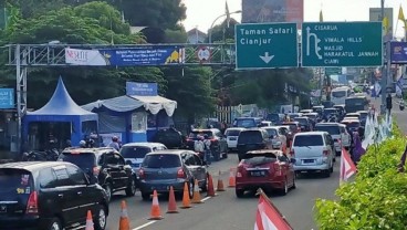 Hati-hati Tol Jagorawi Padat, Volume Kendaraan Menuju Puncak Meningkat 30 Persen