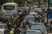 Banjir Wisatawan, Polisi Berlakukan One Way Bandung-Lembang