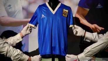 Cetak Rekor! Jersey "Tangan Tuhan" Diego Maradona Laku Rp128 Miliar