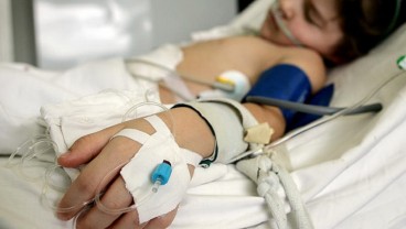 Cegah Hepatitis Akut, Hindari Berenang & Bermain di Tempat Umum