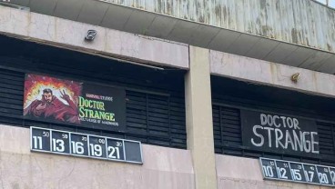 Unik! Poster Film Doctor Strange Dilukis Tangan di Bioskop Purwokerto