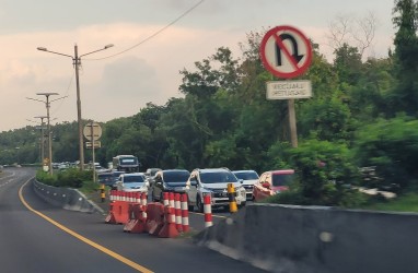 Arus Balik Via Cipularang, Pemudik Arah Jakarta Mengular Mulai Pintu Tol Sadang