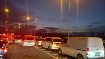 One Way Tidak Mempan, Macet Panjang Terjadi Arah Tol Palimanan