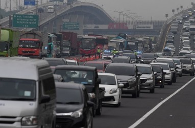 Polisi Berlakukan One Way Hingga Gerbang Tol Halim Utama Pagi Ini