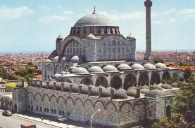 Mengintip Keindahan Desain Arsitektur Masjid Mihrimah…
